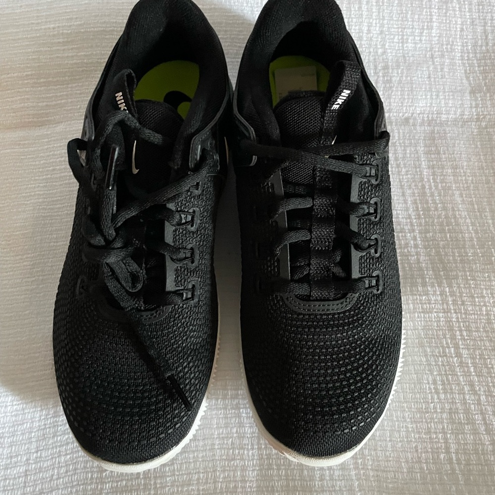 Nike Women's  Hyperface Volleyball Shoes with Black with White Swoosh - Picture 2 of 7